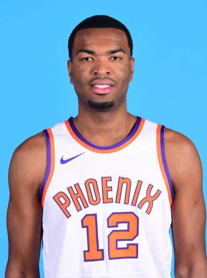 字母哥膝盖 字母哥膝盖