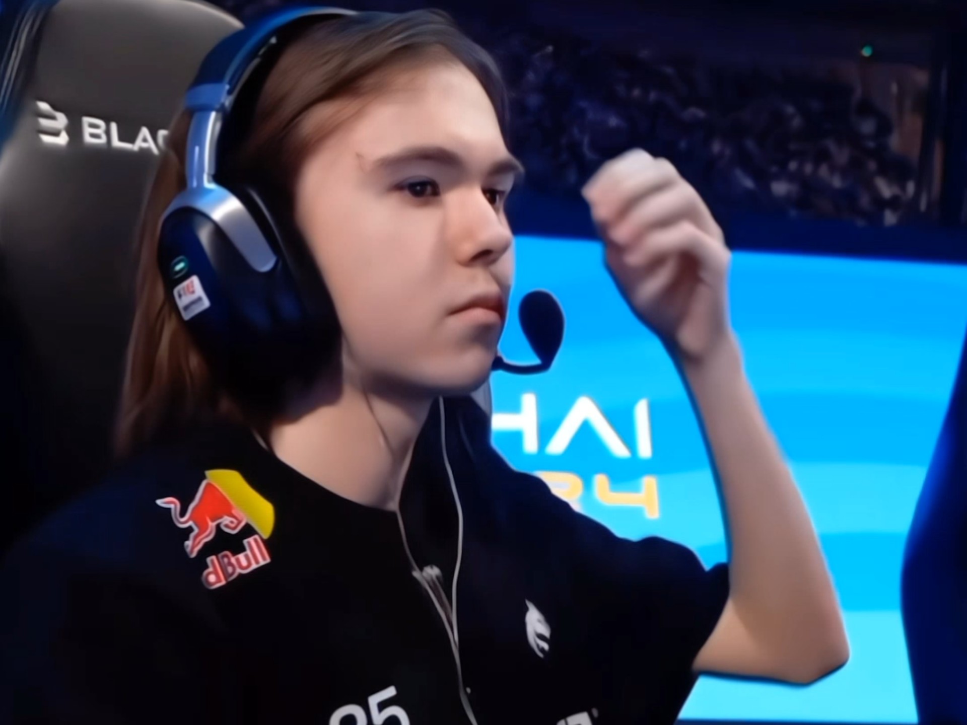 他在首轮展 他在首轮展